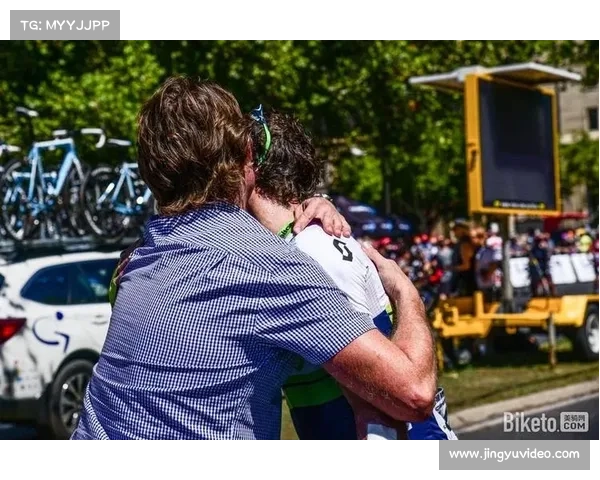 环澳赛车队使用非赞助商零件,阿联酋航空车队胶带遮盖盘片品牌标识 环澳赛车队使用非赞助商零件,阿联酋航空车队胶带遮盖盘片品牌标识